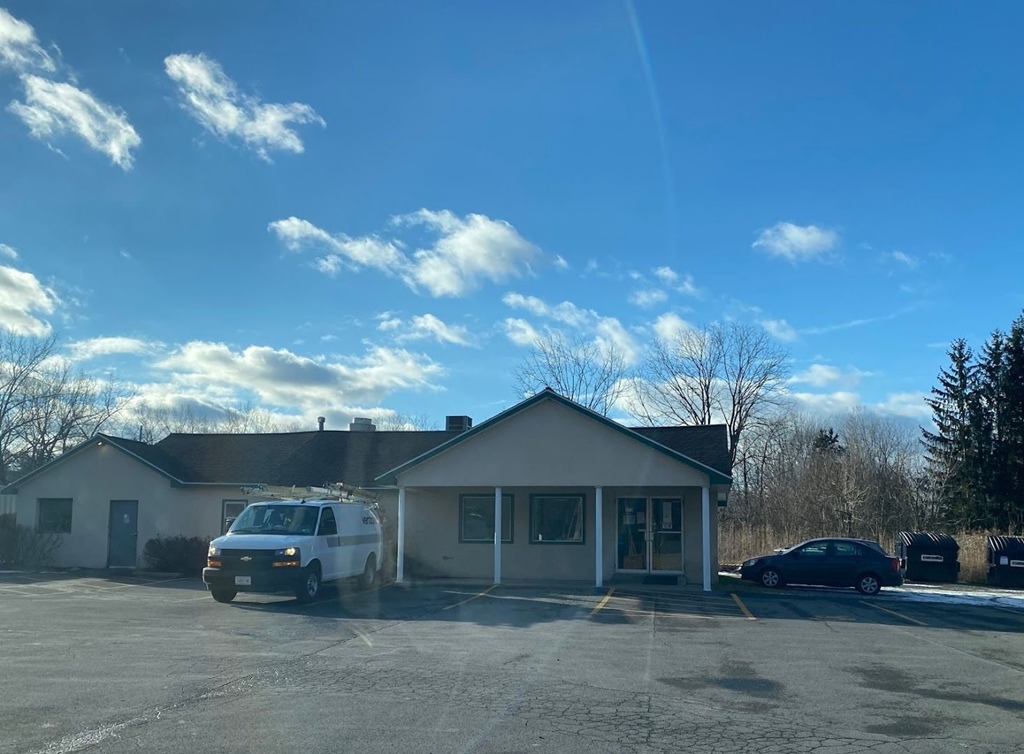 Nino's Pizzeria outside